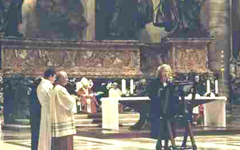 Woman in the altar - John Paul II